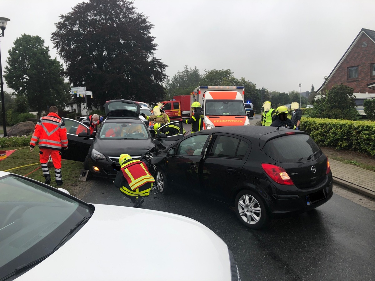 POL-CUX: Schwerer Unfall in Cuxhave-Berensch (Lichtbild in der Anlage)