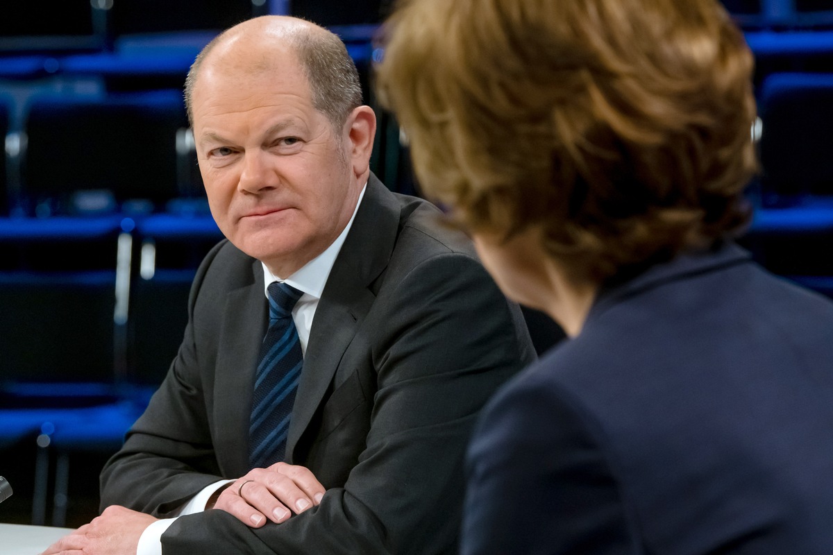 Krieg in der Ukraine: Bundeskanzler Olaf Scholz bei &quot;maybrit illner&quot; im ZDF