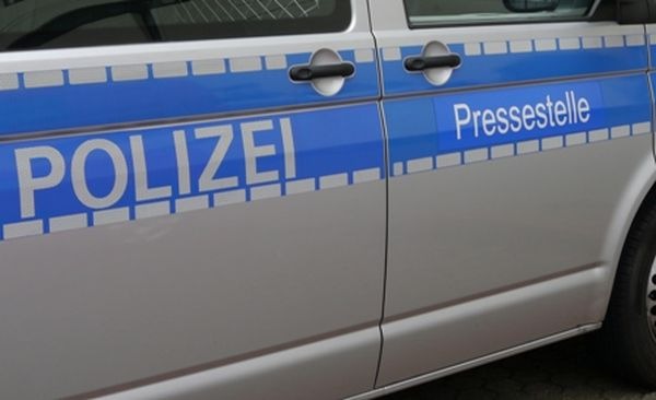 POL-REK: Frau unsittlich angefasst - Kerpen