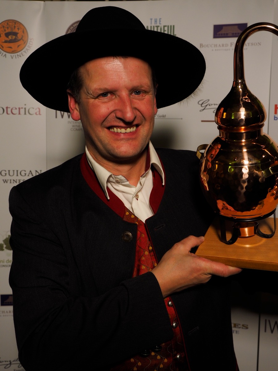 Georg Hiebl - Weltmeister der Edelbrenner! IWSC London &quot;Boutique Distiller of the year 2014&quot; - BILD