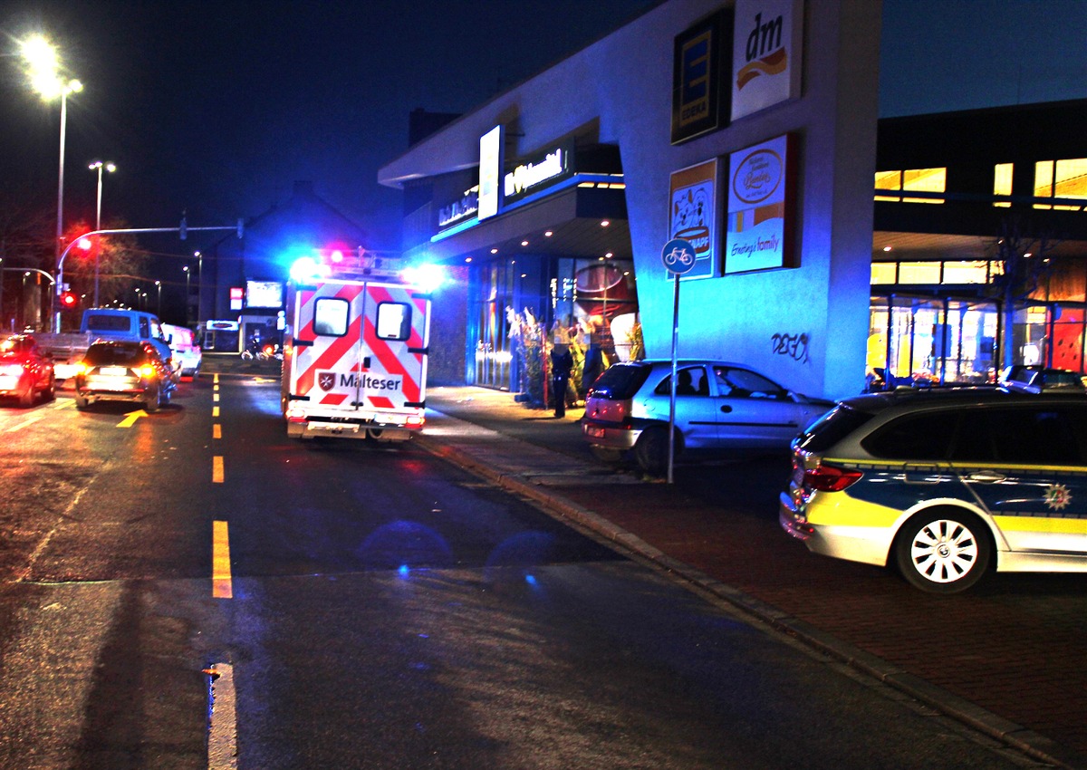 POL-DU: Neudorf: Bei Unfall vor Supermarktwand geschleudert