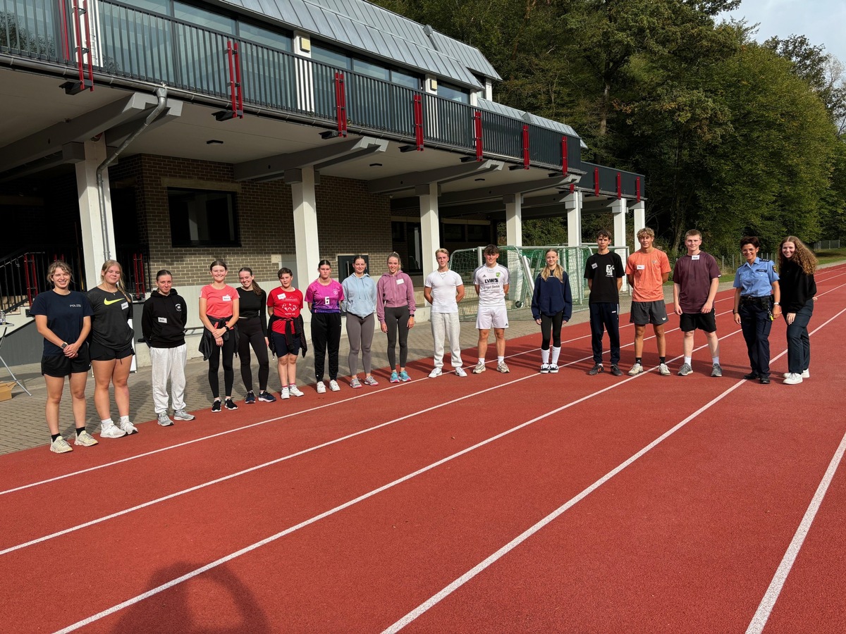 POL-PDMT: &quot;Fit like a Cop&quot; in den Sportstätten des Gymnasium Marienstatt