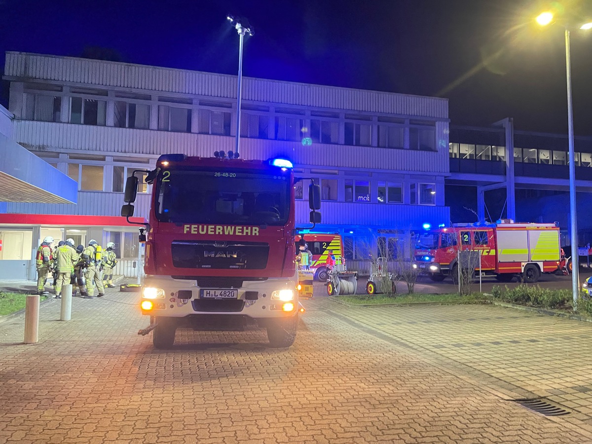 FW Lehrte: Feuer im Büropark in Ahlten