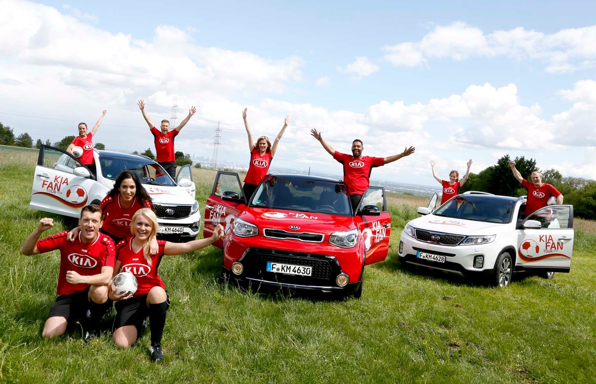 &quot;Kia Fan Tour 2014&quot;: Auf einer bundesweiten Roadshow präsentiert der FIFA-Partner neun seiner Modelle (FOTO)