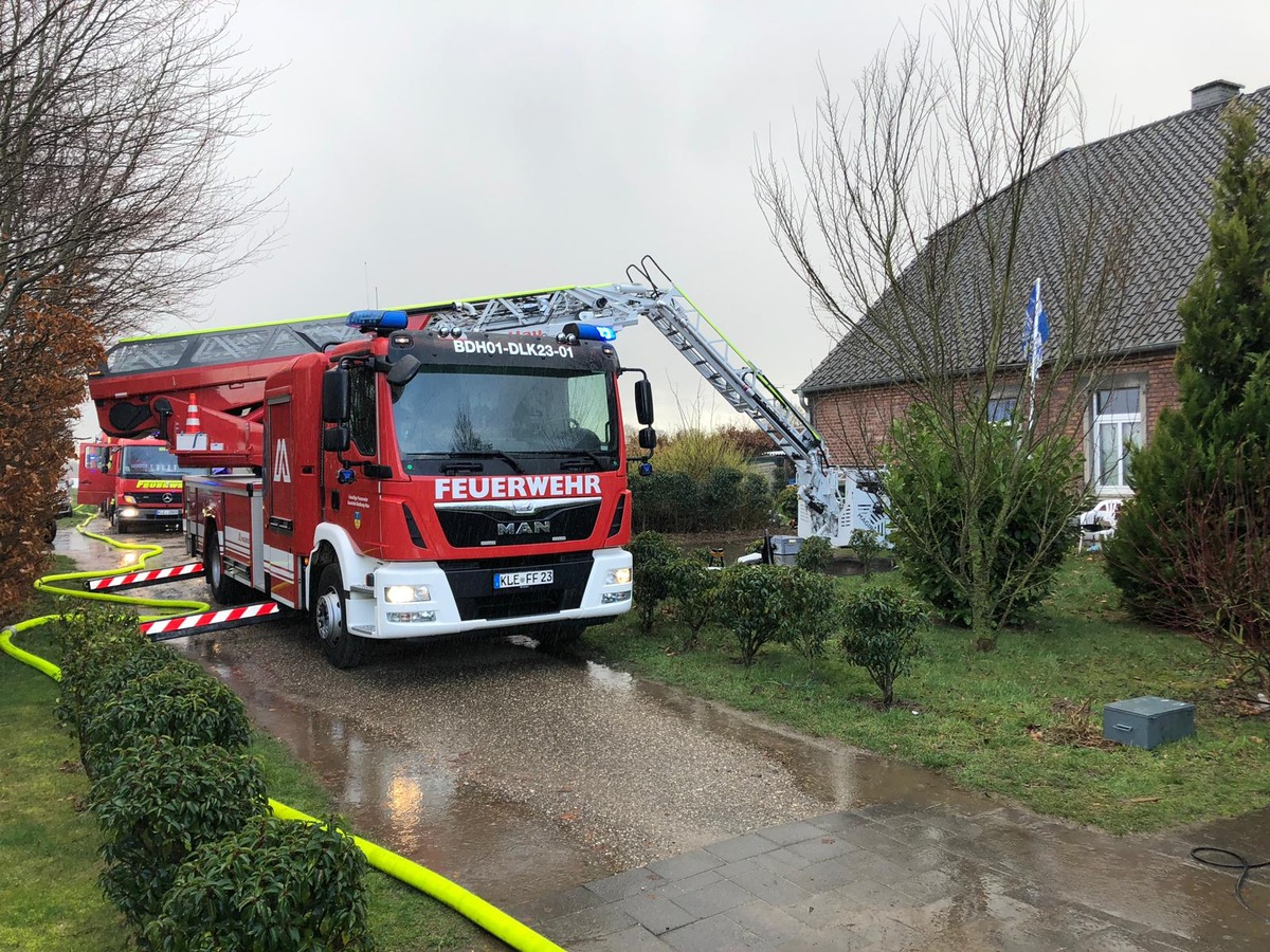 FW-KLE: Kellerbrand auf ehemaligen Bauernhof/ Niemand wurde verletzt