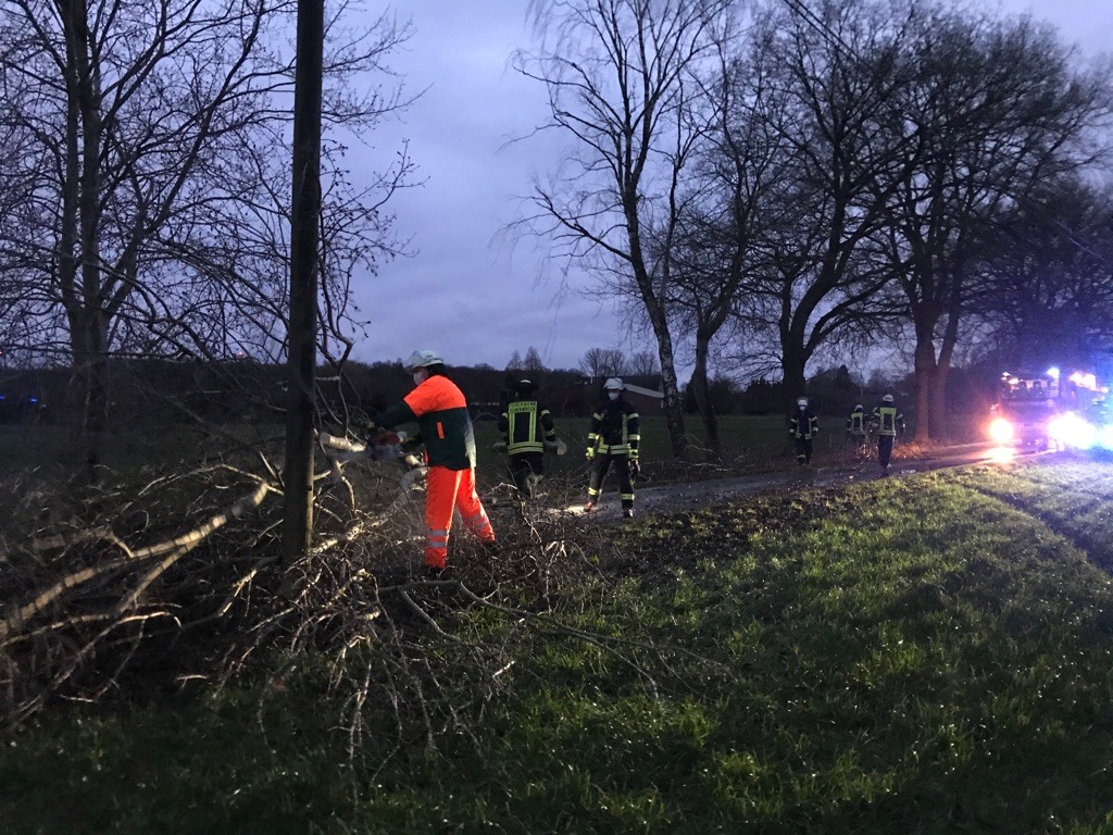 FW-Schermbeck: Sturmschäden lassen Feuerwehr ausrücken