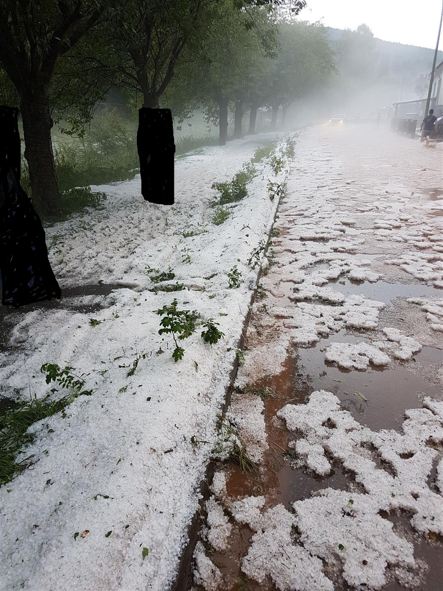 POL-PDPS: Heftiges Unwetter hält den Wasgau in Atem