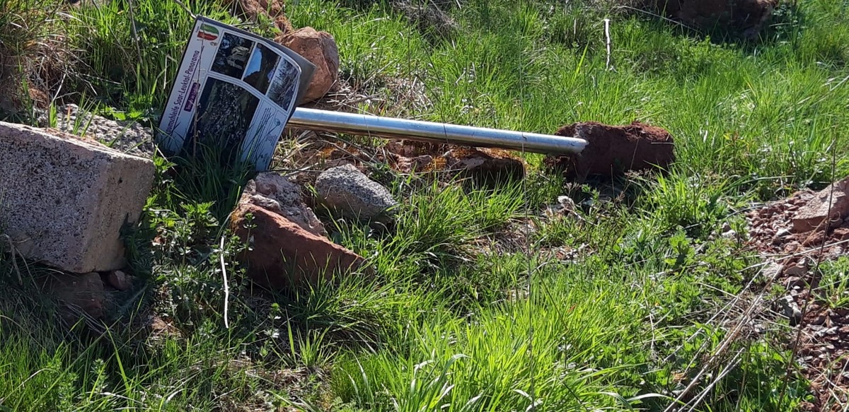 POL-PDTR: Vandalismus und Diebstahl an Wanderweg in Trassem