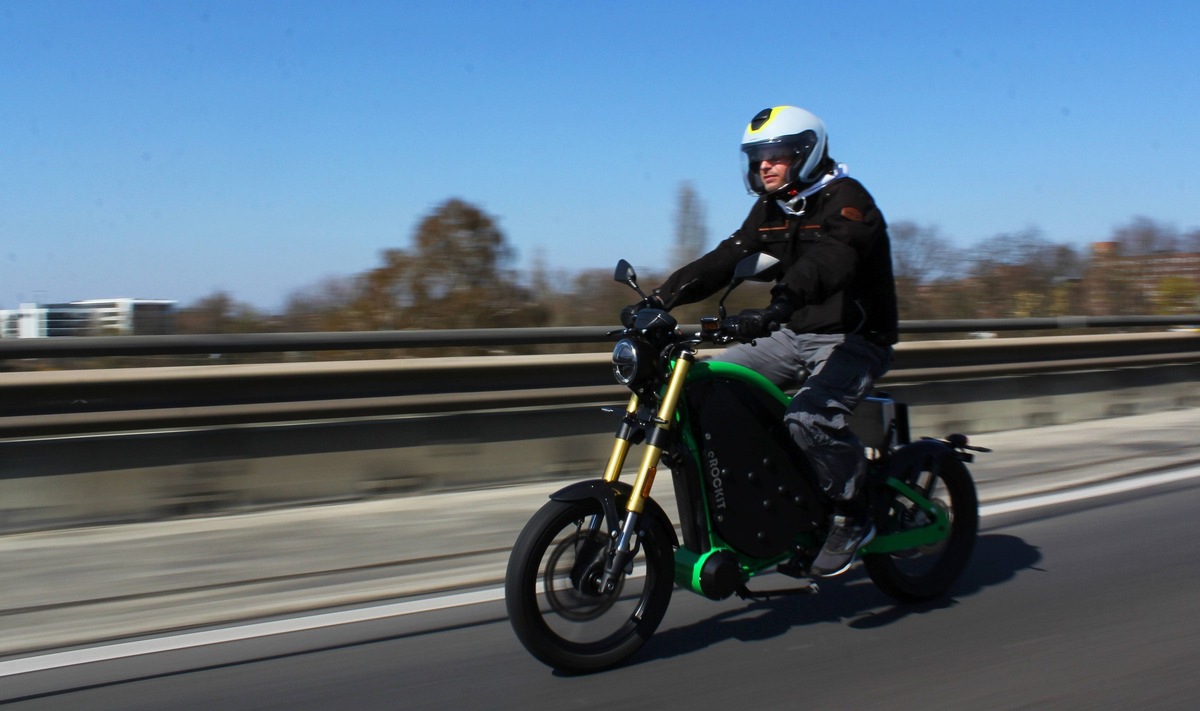 Fahrrad auf der Autobahn? Nein, es ist eROCKIT!