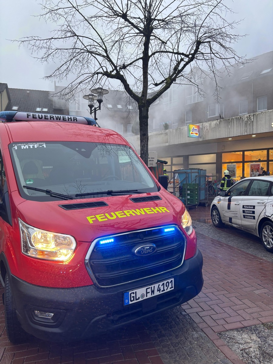 FW Leichlingen: Gemeldeter Brand in Bankfiliale