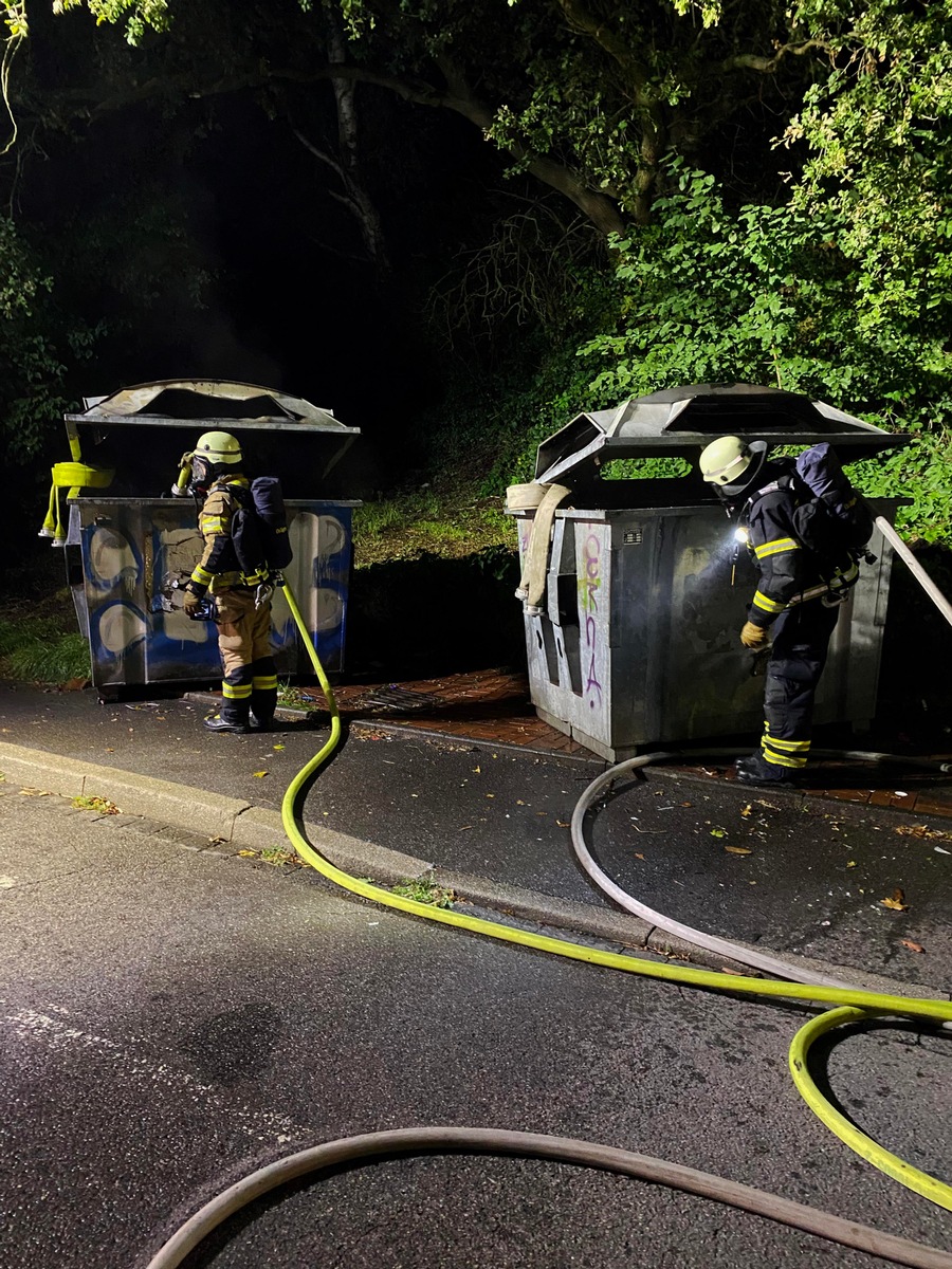 FW-EN: Altpapiercontainer in der Egge brannten