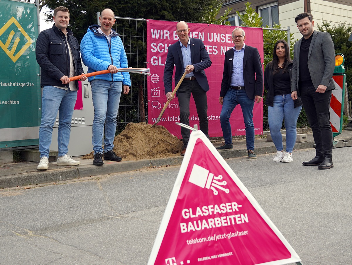 Telekom startet Glasfaserausbau in Halle (Westf.) Mitte