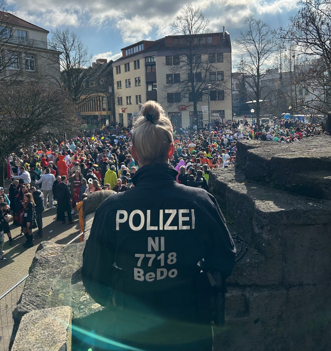 POL-OS: Osnabrück: Positive Bilanz der Polizei zum Karnevalsumzug am Ossensamstag