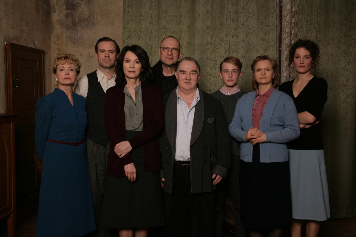 ZDF dreht &quot;Das Zeugenhaus&quot; nach Christiane Kohl / Matti Geschonneck inszeniert Film mit prominenter Besetzung (FOTO)