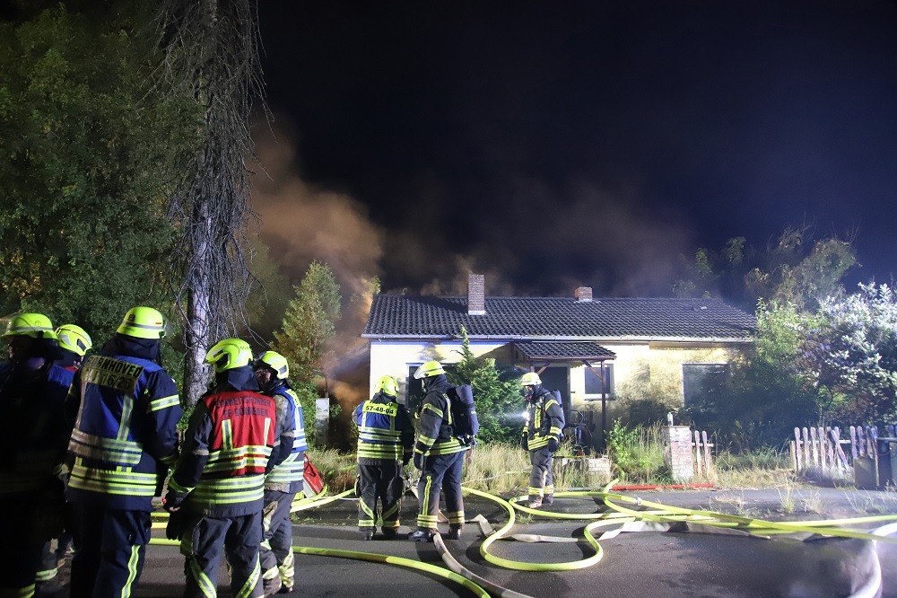 FW-SE: Ausgedehnter Kellerbrand in Einfamilienhaus