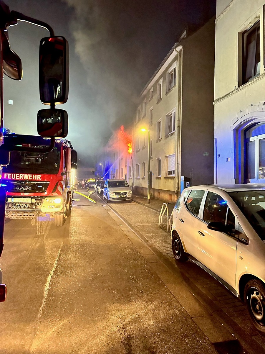 FW-E: Wohnungsbrand in einem Mehrfamilienhaus, keine Verletzten