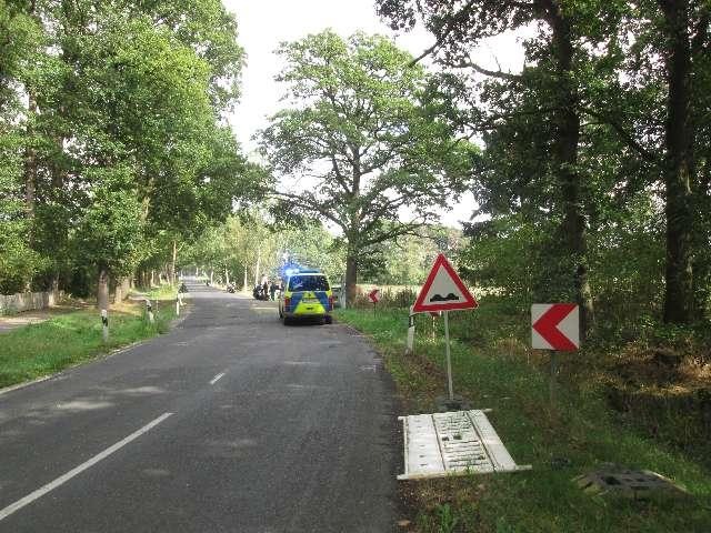 POL-ROW: Motorradfahrerin nach Unfall schwer verletzt