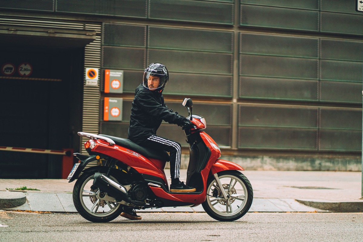 Pressemitteilung | Sommer, Sonne, Spritztour: Rollerfahren und Sprit sparen