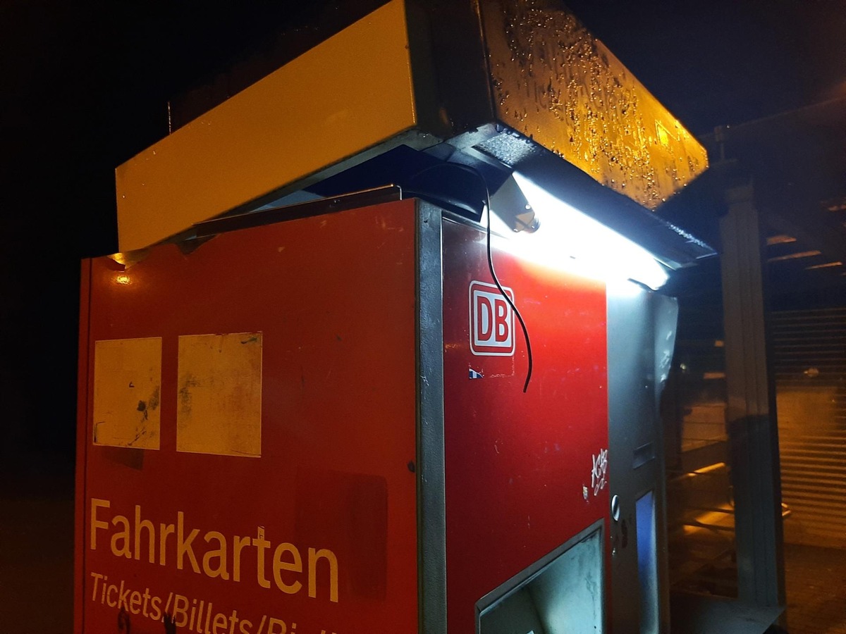 BPOL-HB: Fahrausweisautomat im Bahnhof Wieren aufgebrochen