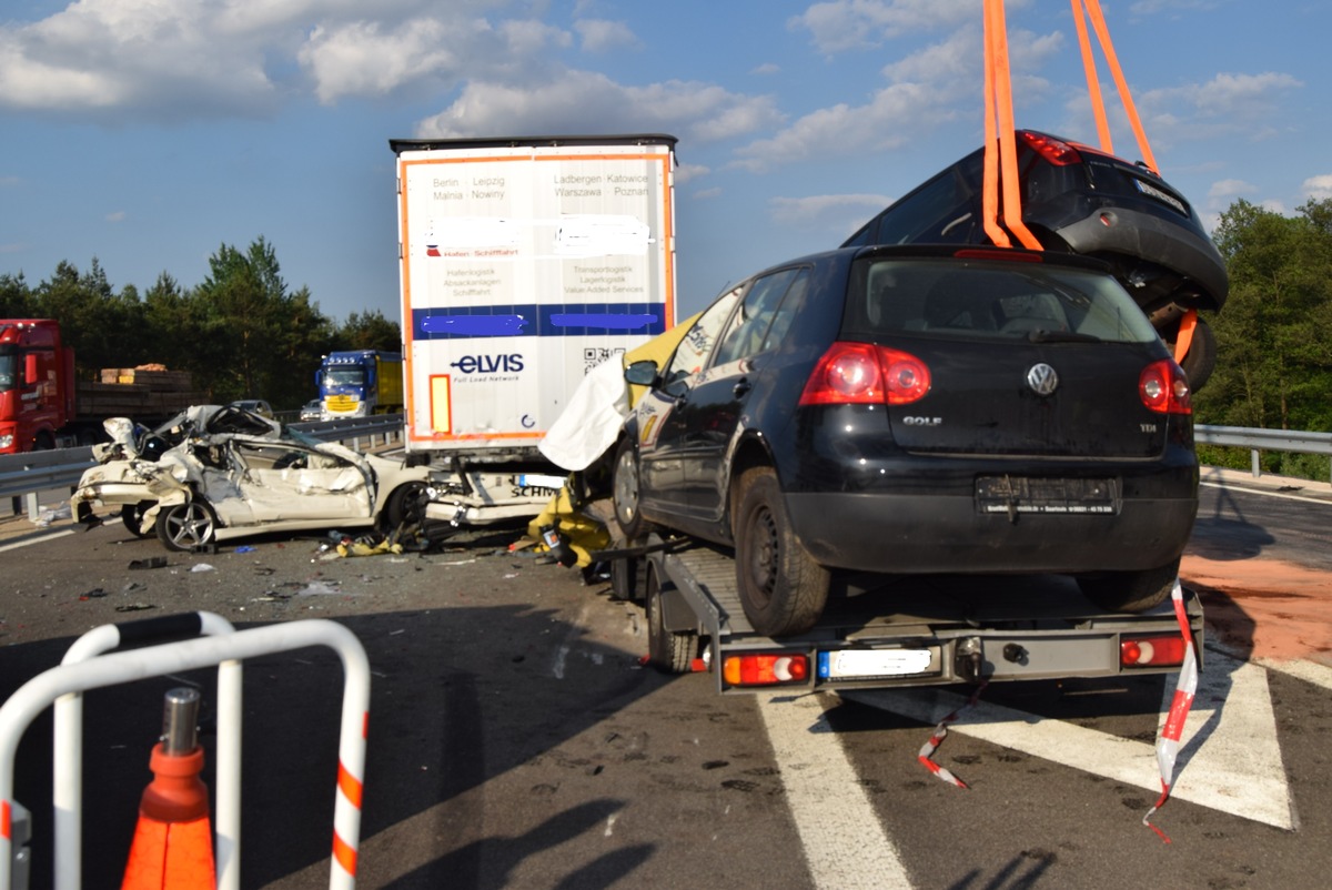 POL-PPWP: Stauende - Tödlicher Verkehrsunfall auf der A 6