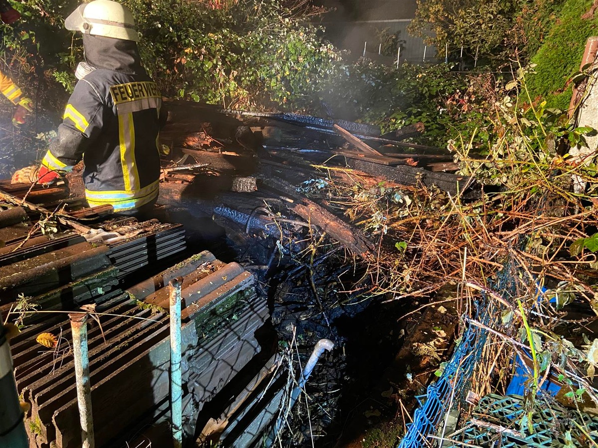 POL-PDLD: Gartenbrand