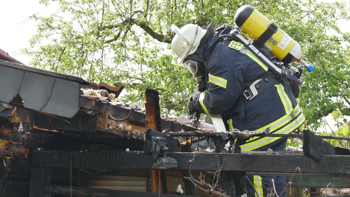 FW Celle: Brand in einer Celler Kleingartenkolonie!