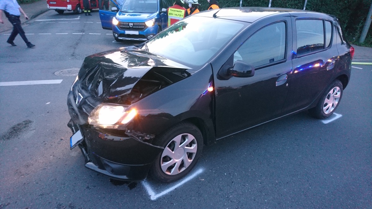 FW-WRN: TH_1_B: Verkehrsunfälle auf Lippe- und Lünenenerstraße und Alarmierung der Drehleitergruppe