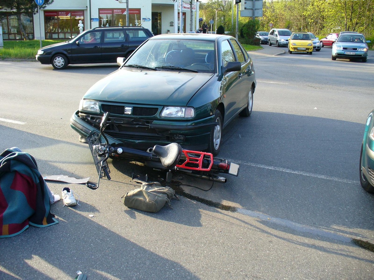 POL-NOM: 16-jährige Mafa-Fahrerin bei Verkehrsunfall verletzt