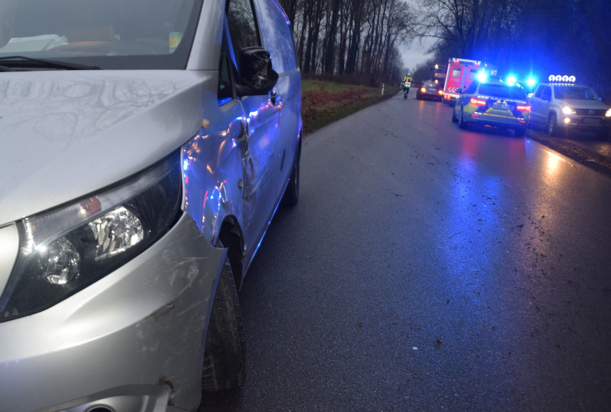 POL-HF: Drei Verletzte nach Auffahrunfall