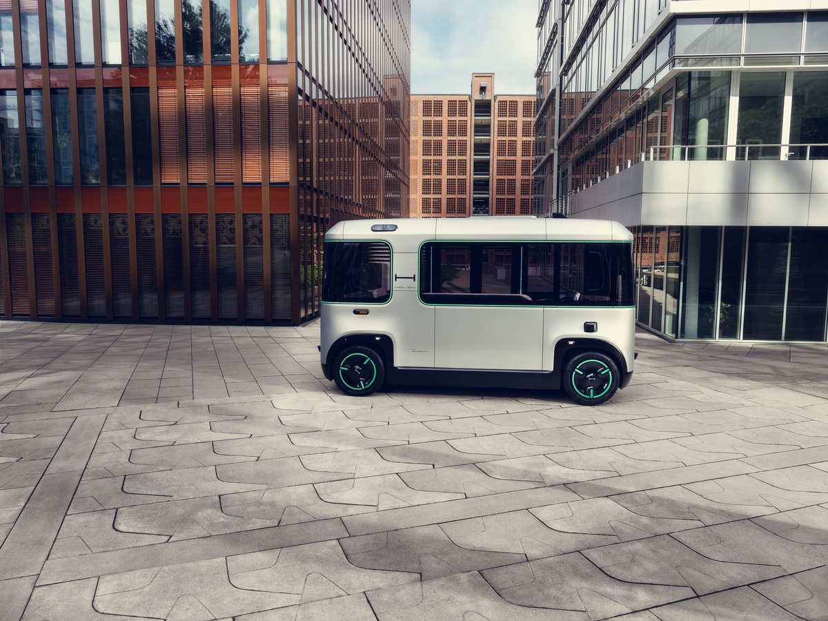 Game-changing Public Transport: HOLON and Valtech Mobility join Forces