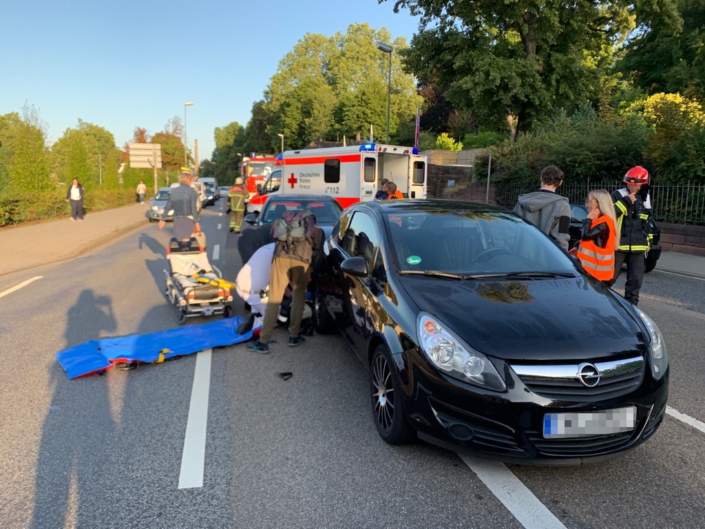 POL-PPWP: Unfall: Verletzter Motorradfahrer und Stau in der Innenstadt