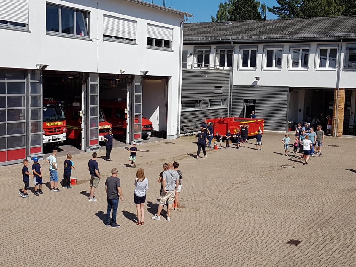 FW-DT: 180 Tage Kinderfeuerwehr in Detmold