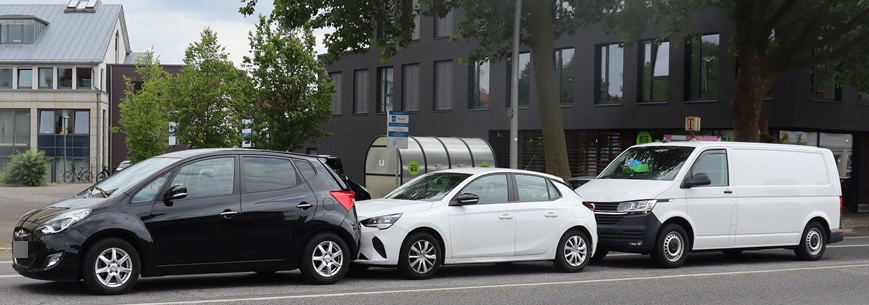 POL-HF: Auffahrunfall - Drei Autos ineinandergeschoben