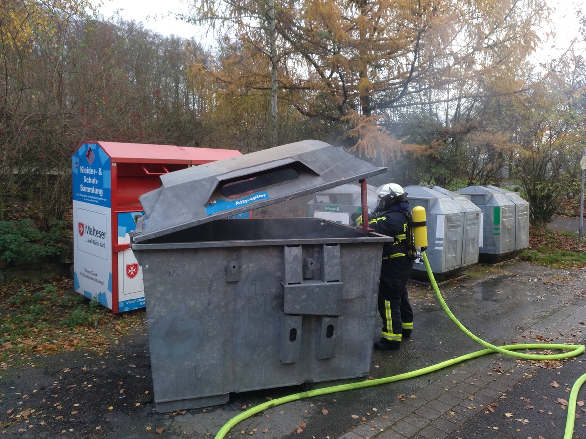 FW-EN: Wetter - Containerbrand am Morgen