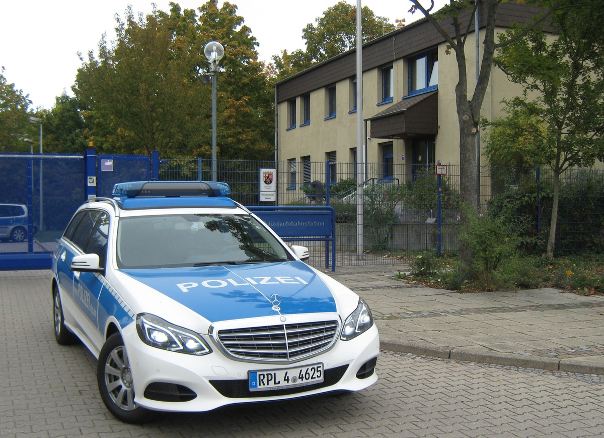 POL-PDNW: PAST Ruchheim ; getunt und unter Betäubungsmitteln unterwegs... ; Polizeikontrolle führte zur Sicherstellung eines Sportwagens und endete für den Fahrer mit einer Blutentnahme auf der Dienststelle