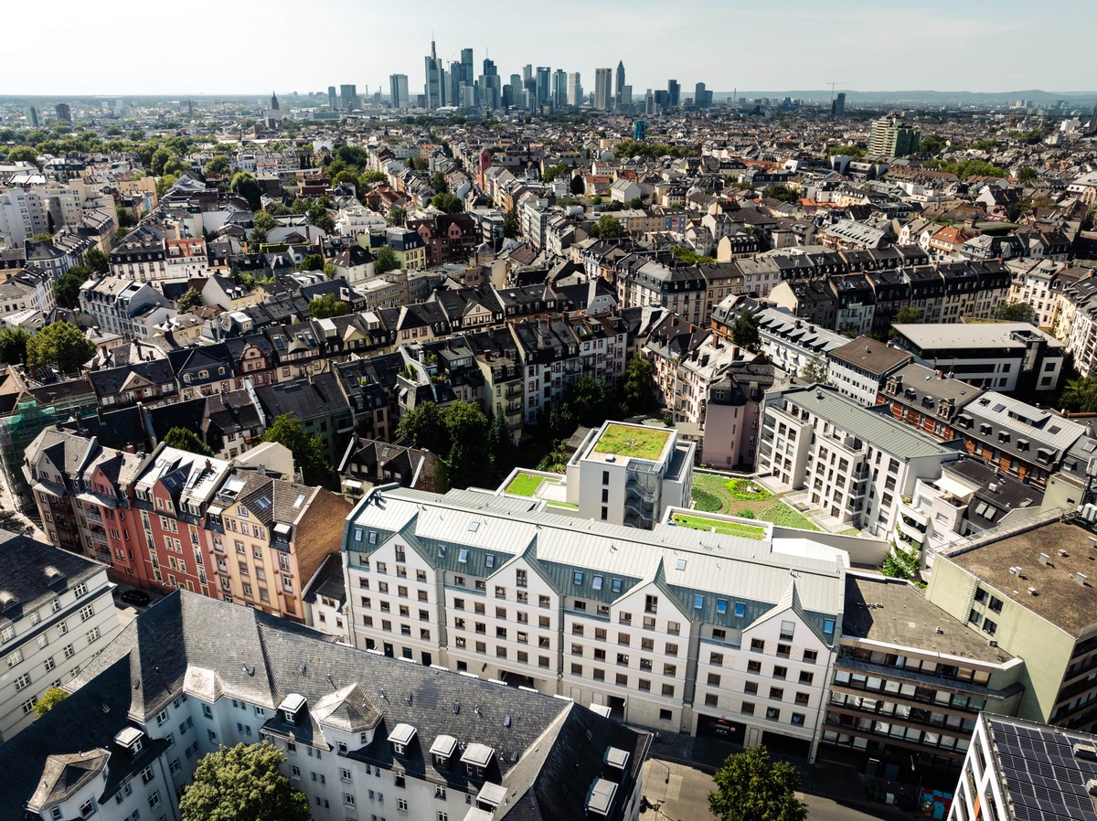 Erst Brachfläche, dann Baustelle, jetzt Buddelplatz / Kita Ringelstraße im Quartier Berger Straße eröffnet