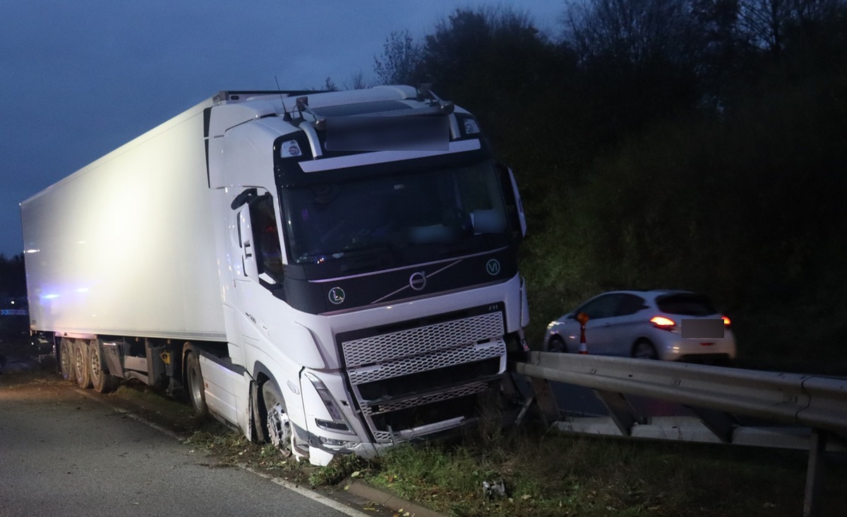 POL-HF: Verkehrsunfall auf Umgehungsstraße - Zwei Personen leicht verletzt