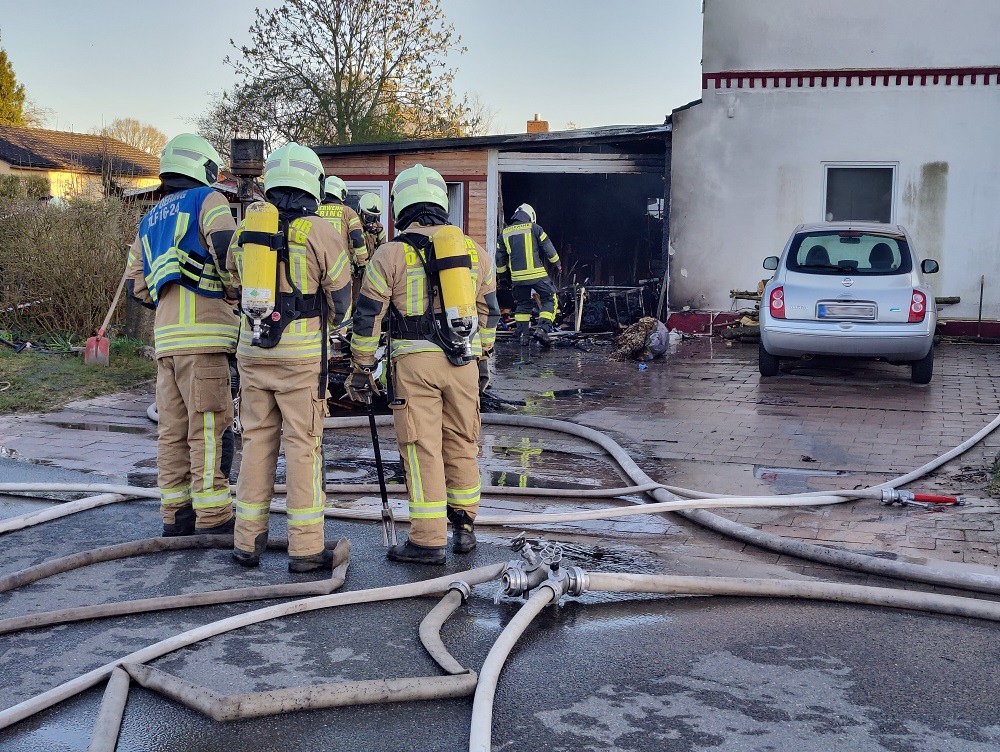 FW-SE: Gemeldeter Dachstuhlbrand in Oering