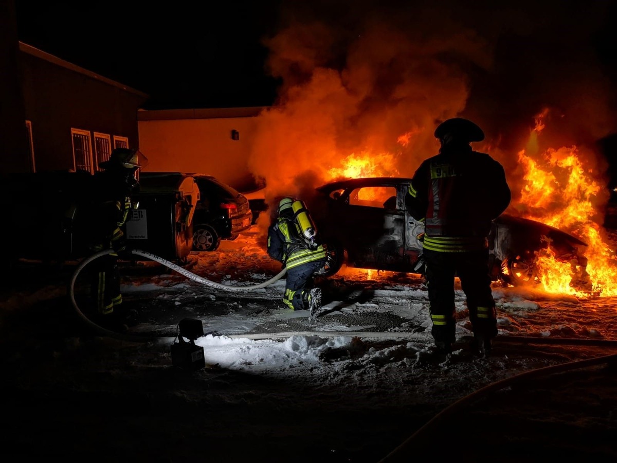 POL-HA: PKW in Boeleheide steht in Flammen - Polizei vermutet Brandstiftung