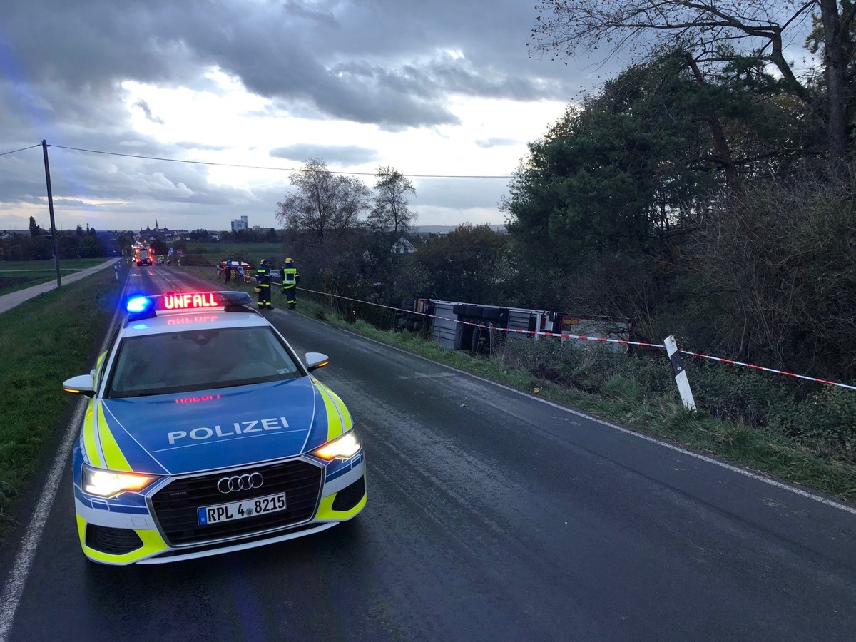 POL-PDWIL: Nachtragsmeldung - Aufhebung der Sperrungen nach Bergung eines verunfallten LKW im Bereich Bitburg, L32.