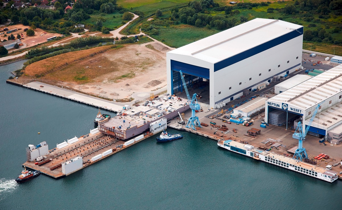 NEPTUN WERFT investiert: Neue Hallen und Neue Jobs