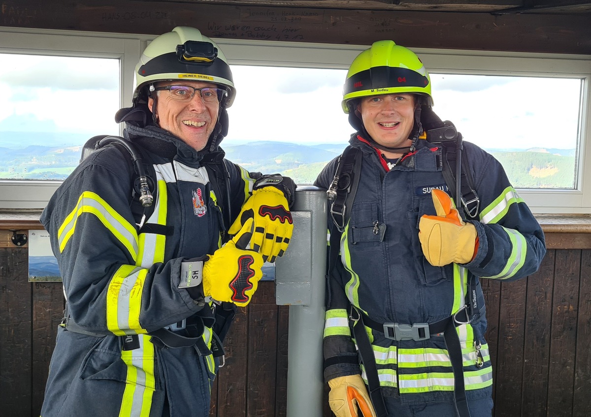 FW-OE: 4. Rhein-Weser-Turm Firefighter Challenge erfolgreich durchgeführt /Feuerwehrwesen kennt keine kommunalen Grenzen/