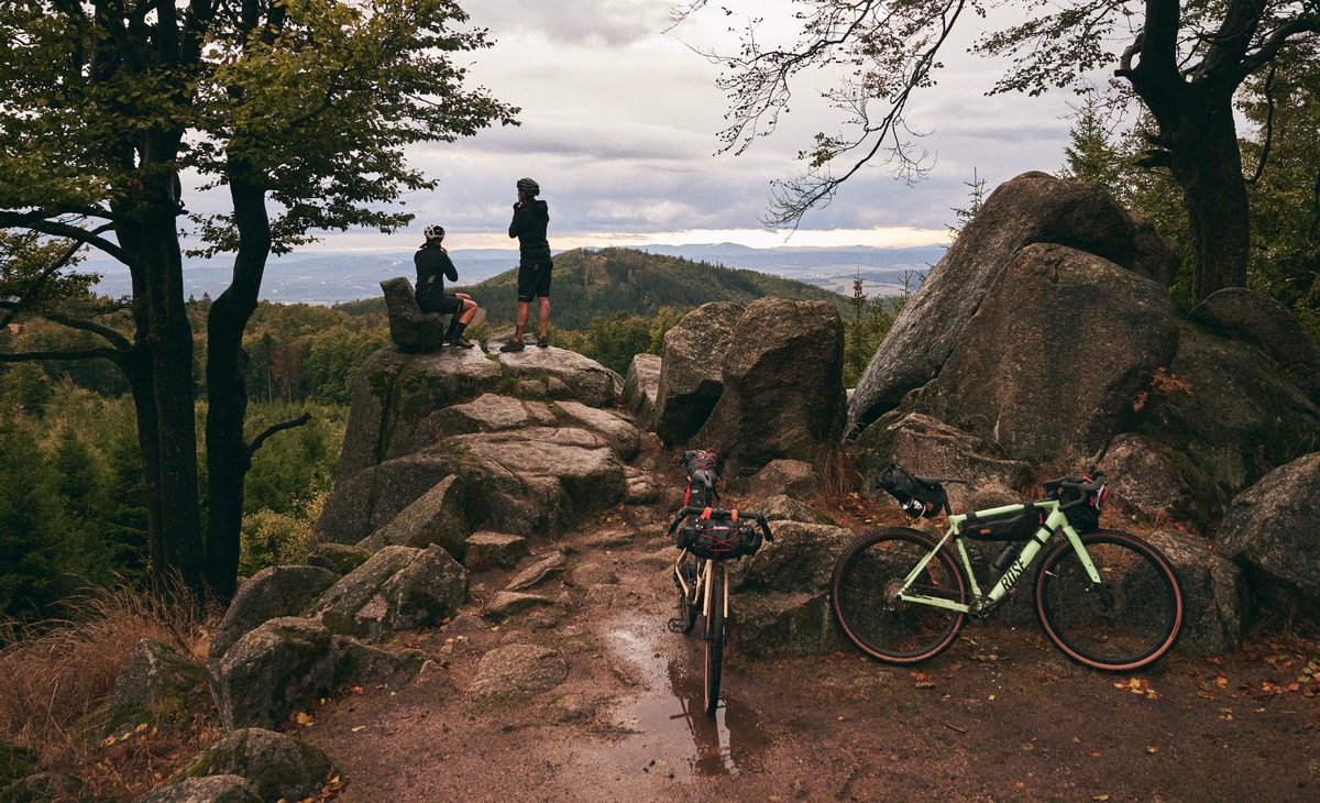 ROSE launcht mit dem BACKROAD AL PLUS ein neues E-Gravelbike