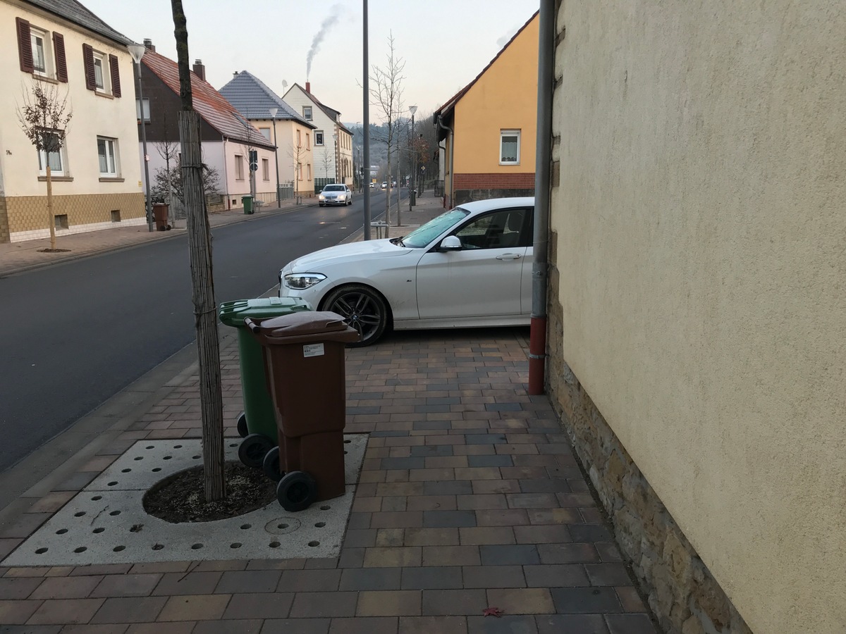 POL-PDKL: Katzenbach (Donnersbergkreis) - Einbruchsdiebstahl Rockenhausen (Donnersbergkreis) - PKW-Fahrerin übersieht Fahrradfahrer