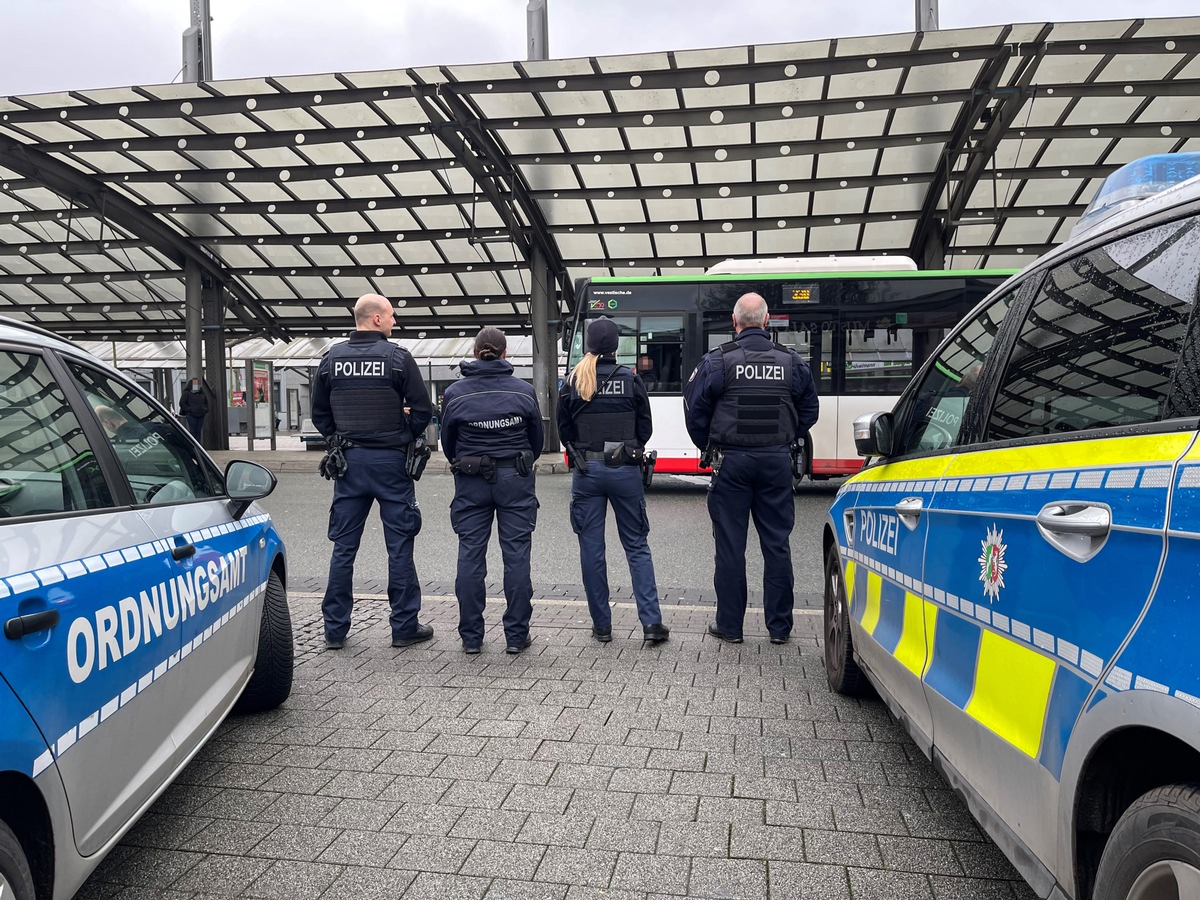 POL-RE: In Zuständigkeiten getrennt, in der Sache vereint - Polizei Recklinghausen, Bundespolizei und KOD setzen auf starke Präsenz im Bahnhof und am ZOB Recklinghausen