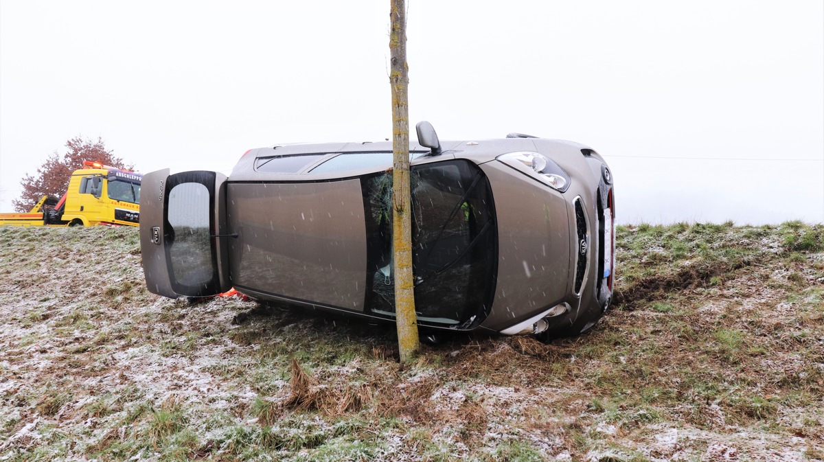 POL-HX: Unfall auf Ostwestfalenstraße bei Brakel