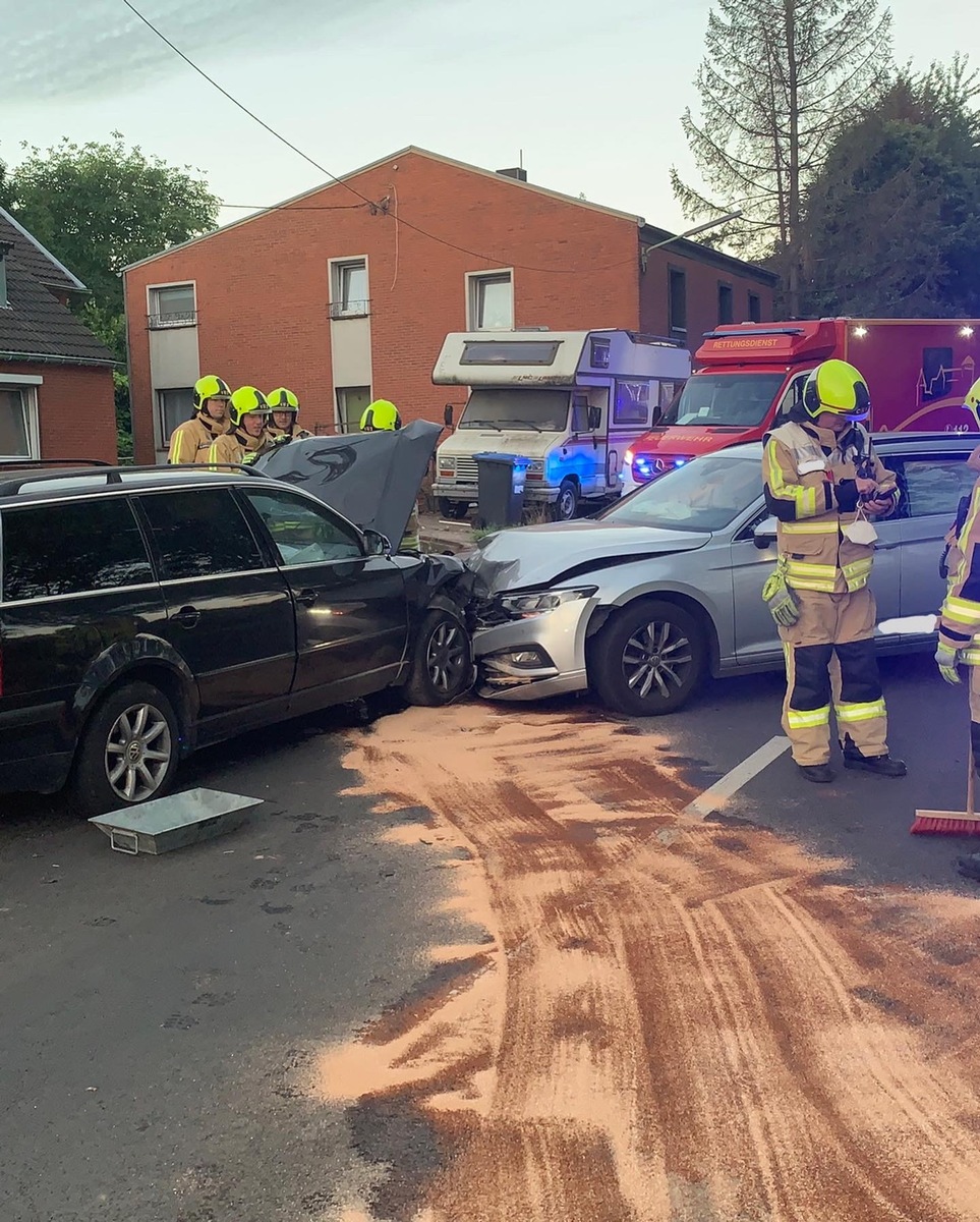 FW-Stolberg: Schwerer Verkehrsunfall mit einer verletzten Person