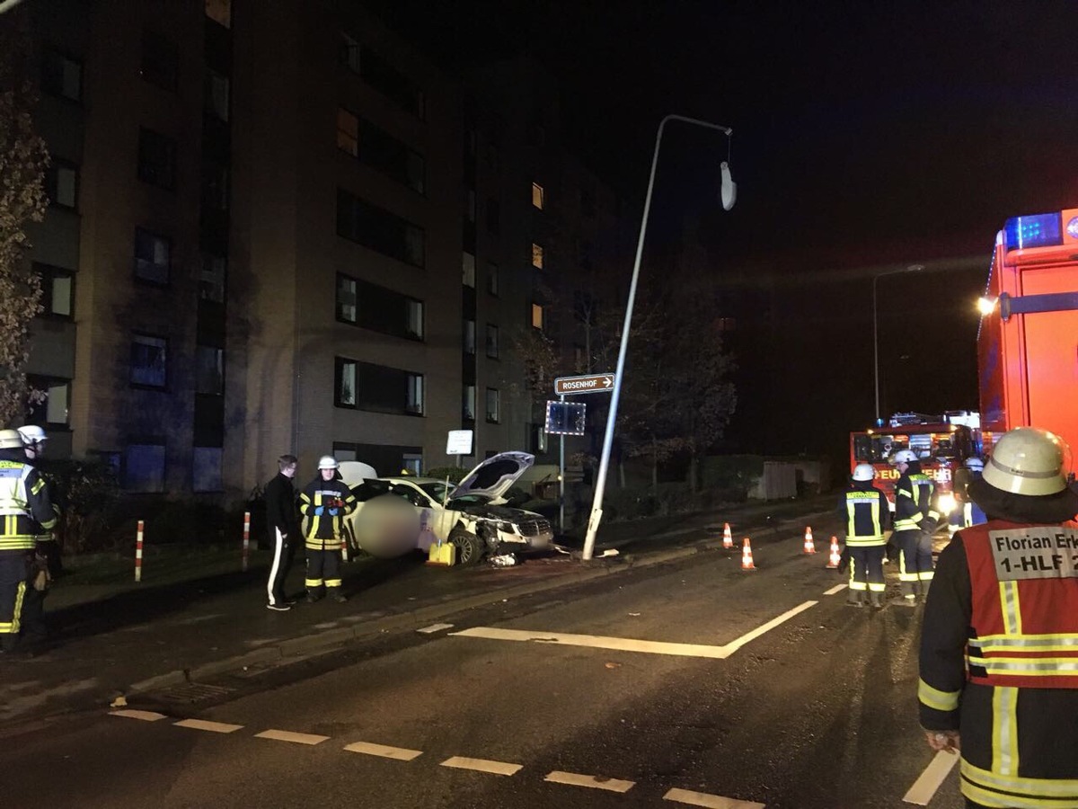 FW-Erkrath: Arbeitsreicher Heiligabend für die Feuerwehr Erkrath