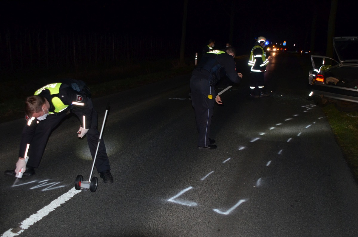 POL-STD: Drei junge Autoinsassinnen bei Unfall im Alten Land schwer verletzt