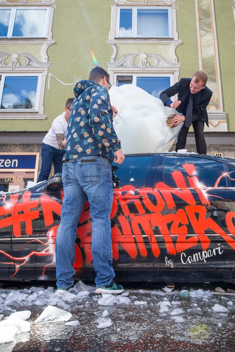 Achtung! Über München entlädt sich ein Negronigewitter